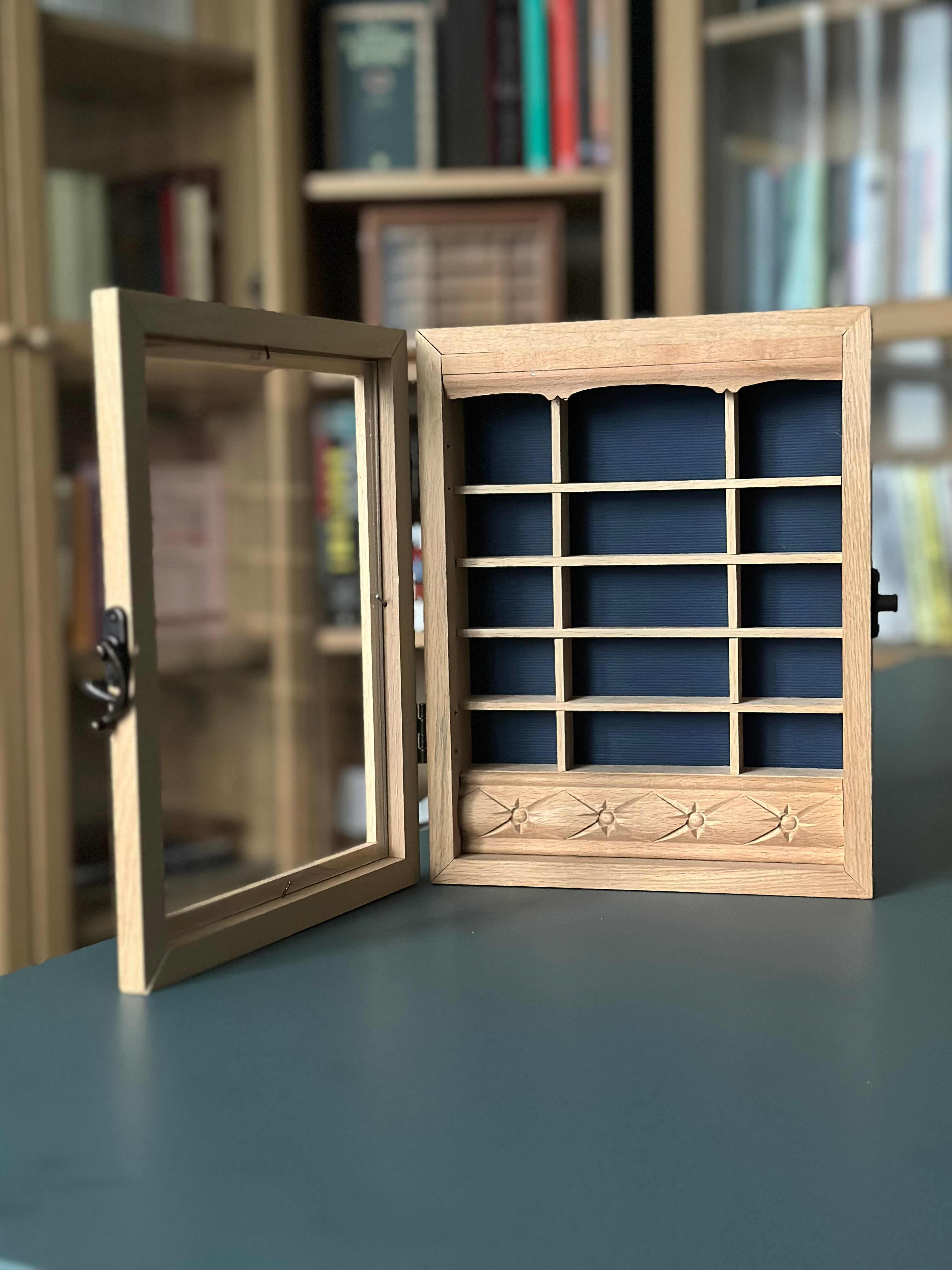 Küçük dikey kitaplık(23*18cm)